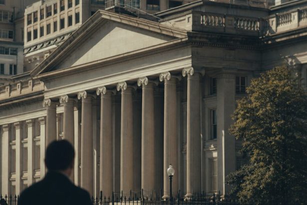 Avalanche Treasury Co. Crashes 38% on Nasdaq Debut as AVAX Sits at $6.60